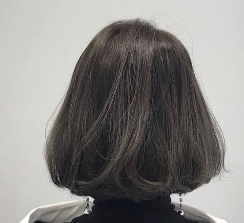 告别羊毛卷，拥抱“奶茶发” 2023年最洋气的发型潮流