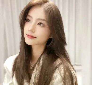 假发八字刘海佩戴指南 青木信息解析，轻松打造自然减龄造型